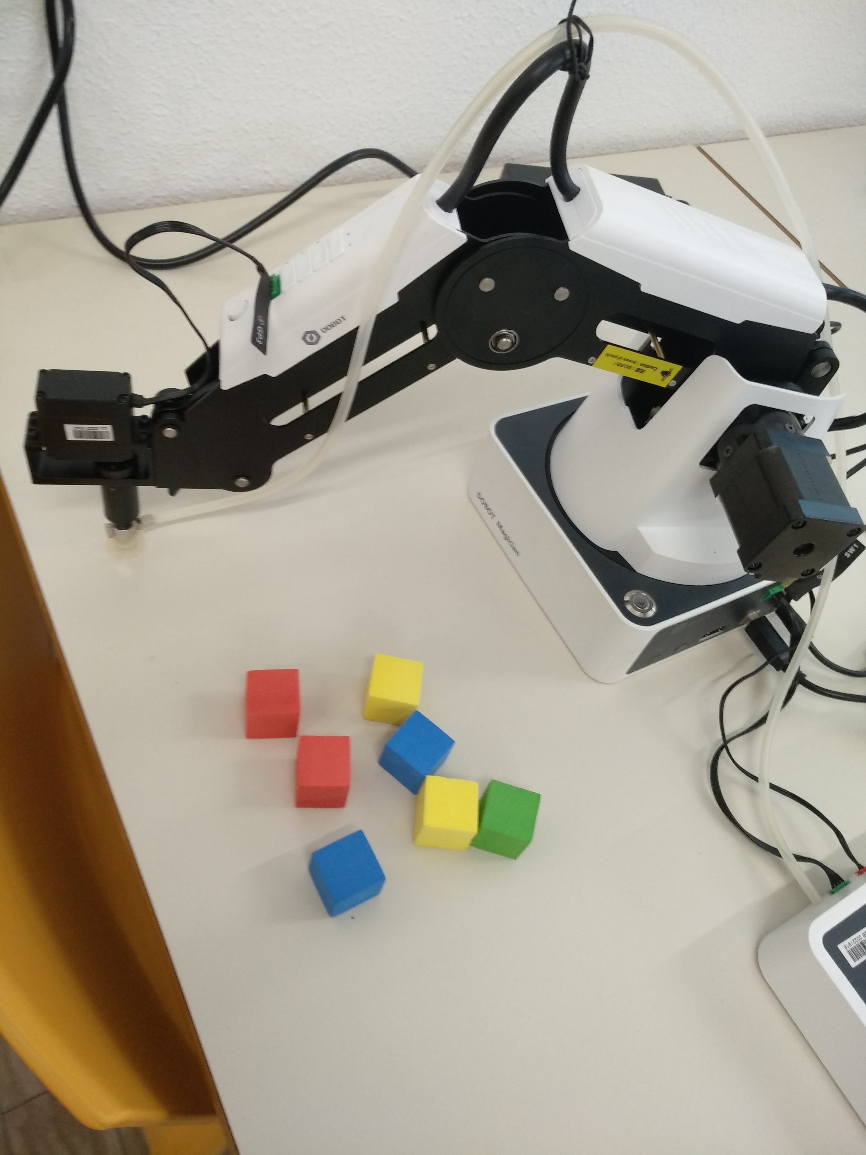 Robotics laboratory with Dobot Magician arm